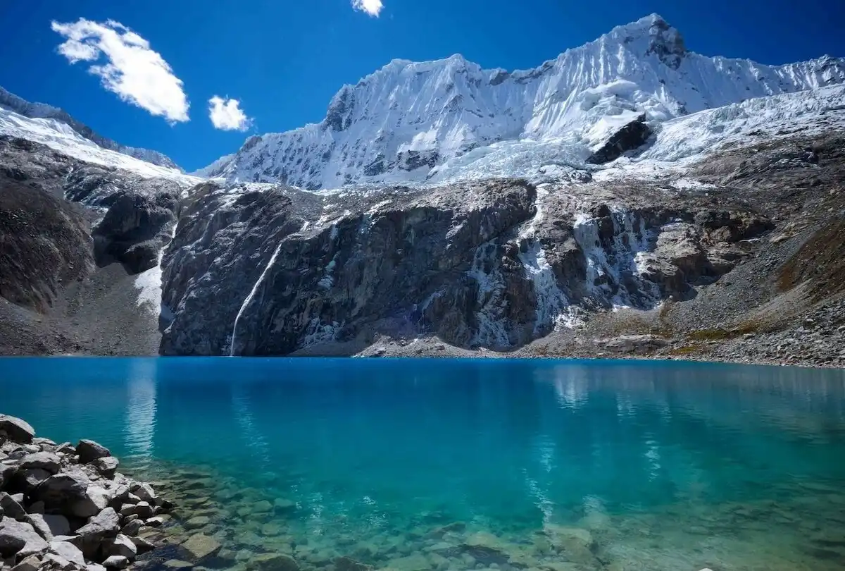 69 Lake in huaraz trek